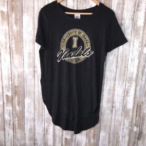 Idaho Vandals High Low Tee Women’s Medium Gray NCAA Shirt Casual Graphic Top
